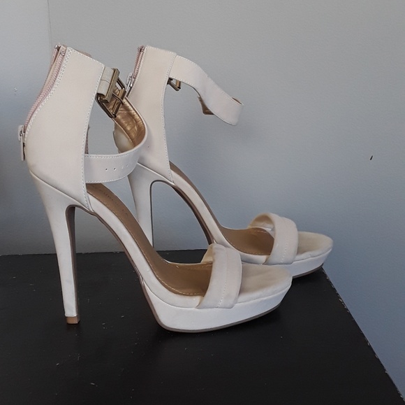 Shoe Republic LA - Picture 4 of 4